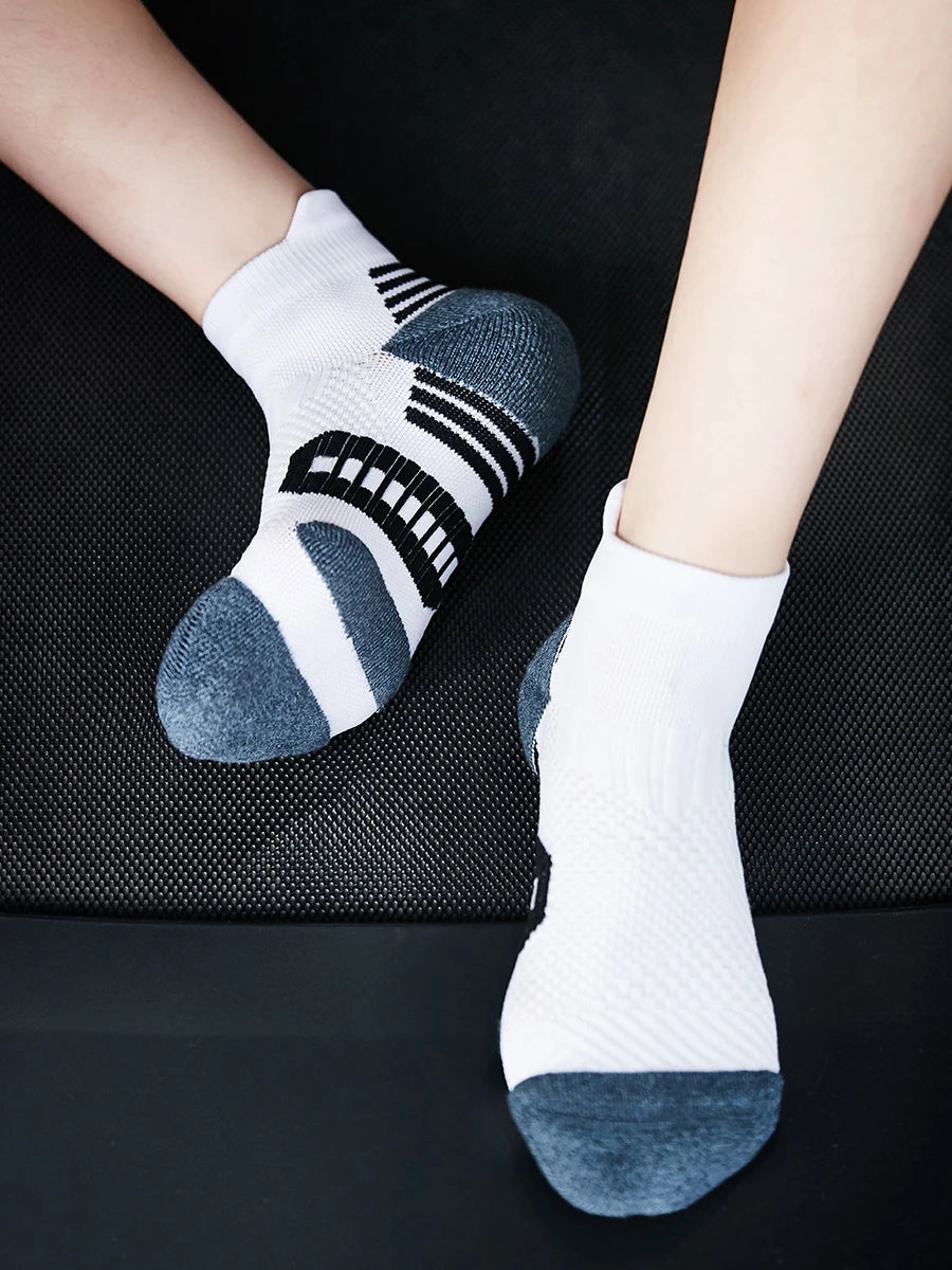 3 Pairs Non-Slip Sports Socks – Professional Quick-Dry Athletic Ankle Socks, Towel Cushion for Running, Training & Gym – Men & Women